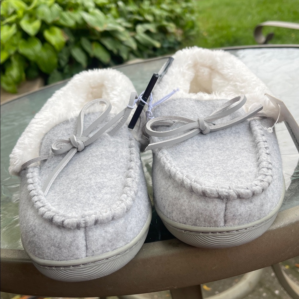 Sonoma Soft Gray Slippers with Cream Lining - Picture 6 of 6